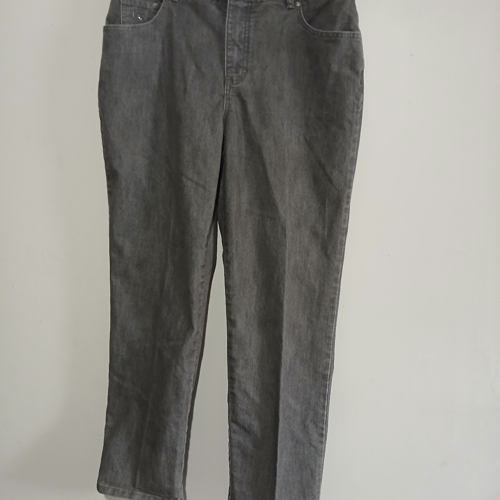 Gloria Vanderbilt Ladies Amanda Gray Jeans. Size 14 Short - Picture 2 of 12